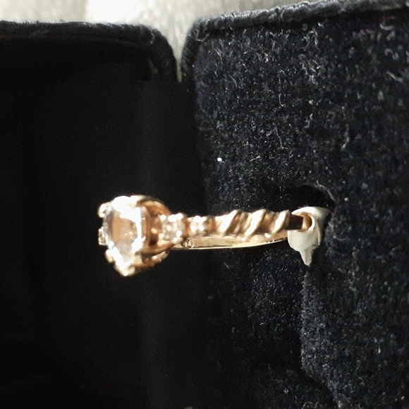 10K YELLOW GOLD BLUE TOPAZ/ DIAMOND ACCENTS RING SIZE 6 - Picture 4 of 5